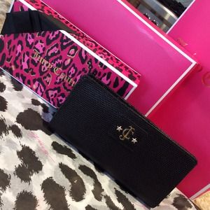 Juicy Couture Clutches & Wallets - Stunning New JUICY COUTURE Black Embossed Wallet Juicy Couture Clutches & Wallets - Stunning New JUICY COUTURE Black Embossed Wallet