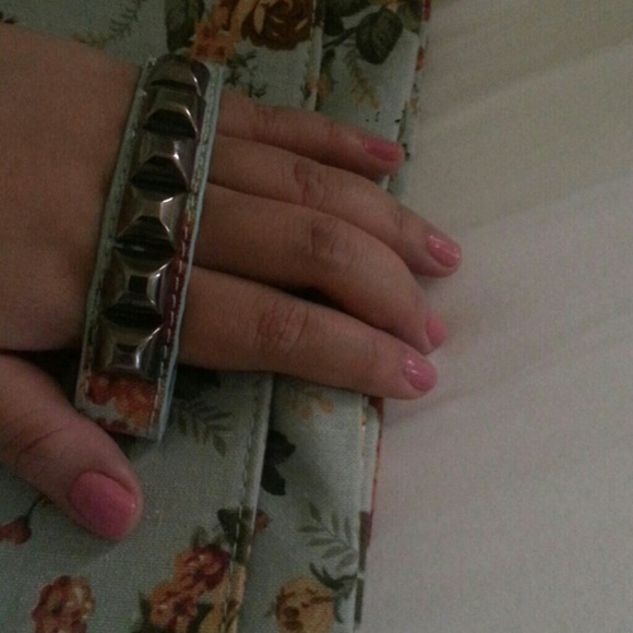 Pretty Floral Crossbody/Clutch - Picture 4 of 4