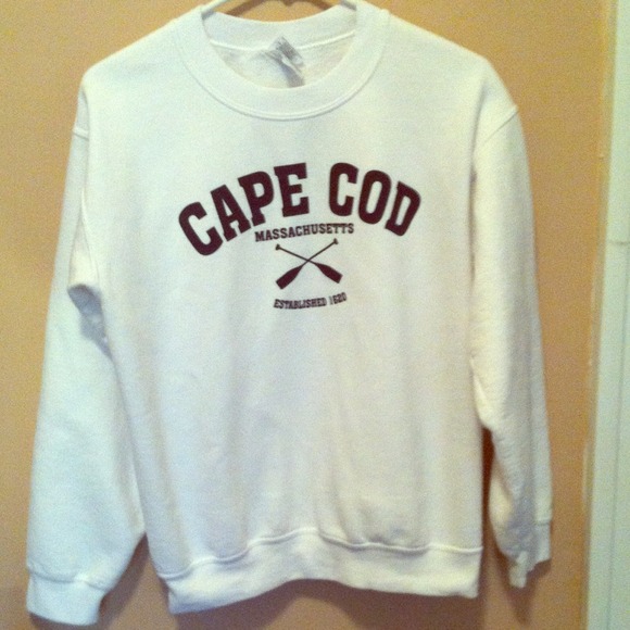 NWOT White cape cod crewneck!