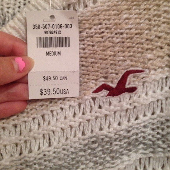 Cropped Sweater - Picture 2 of 3