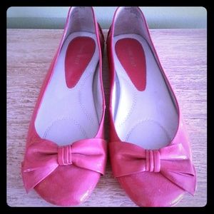 Nine West Grapefruit flats