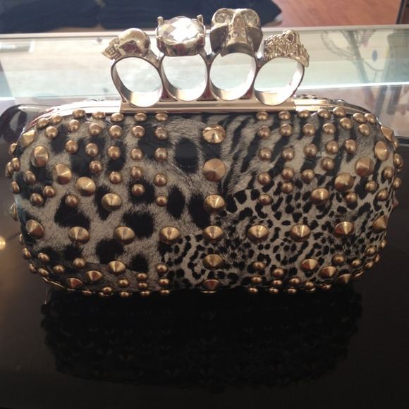 ***SOLD!!*** Brand NEW animal print skull clutch