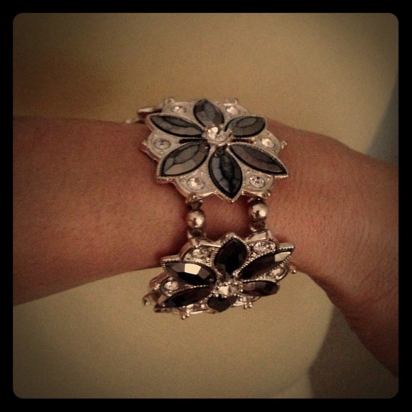 Rhinestone flower Bracelet