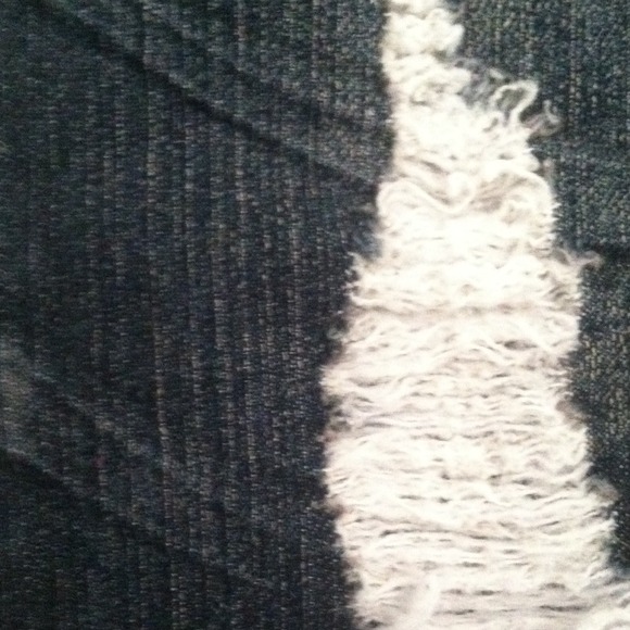 Distressed capris - Picture 3 of 4