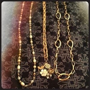 Gold necklaces 💛💛💛💛 all 3 for 15