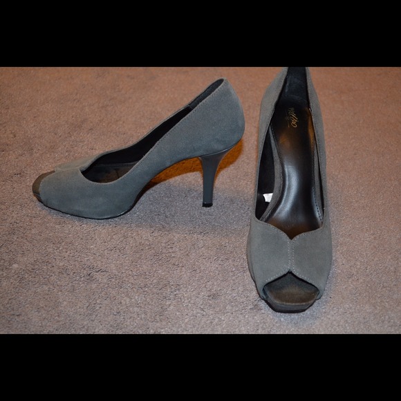 Gray Mossimo heels size 7.5
