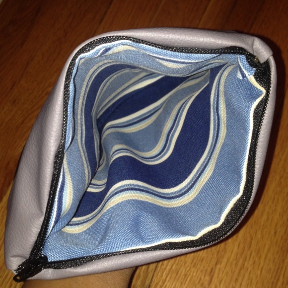 Stylish Hand Crafted Clutch Purse - Picture 2 of 3