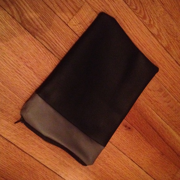 Stylish Hand Crafted Clutch Purse - Picture 3 of 3