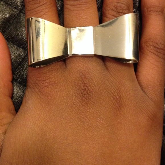 Bow ring - Picture 3 of 3