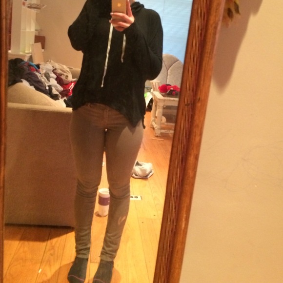 ❌TRADED❌Brandy melville Layla hoodie - Picture 1 of 3