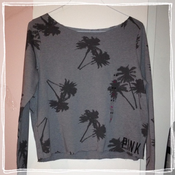 💢SOLD💢NWT VS PINK SWEATER