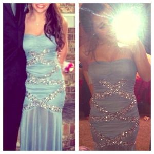 Beautiful prom dress!