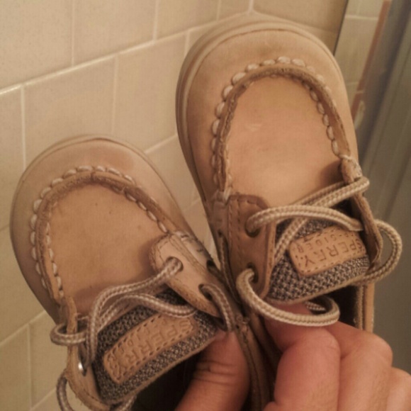 Baby sperrys Size 3 - Picture 2 of 4