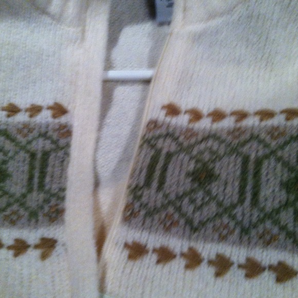 Sweater - Picture 3 of 4