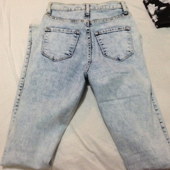 ❌SOLD High Waist Destroyed Acid Wash Demin Jeans - Picture 2 of 4