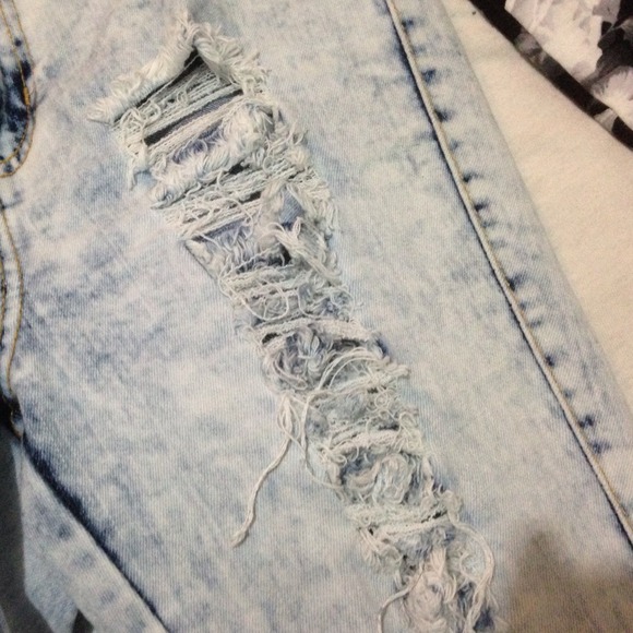 ❌SOLD High Waist Destroyed Acid Wash Demin Jeans - Picture 4 of 4