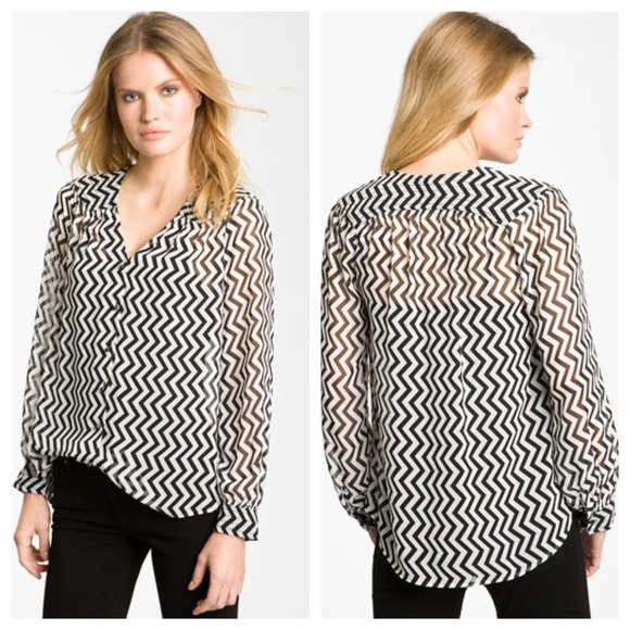 Tops - SALE ❗️ NWT Bellatrix Sheer zig zag blouse flowy