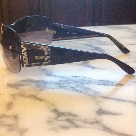 SOLD - Picture 3 of 4