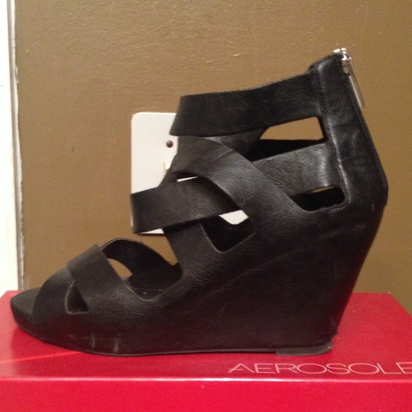 Shoe