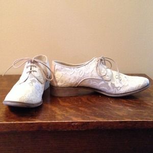 Boutique 9 Lace Oxfords