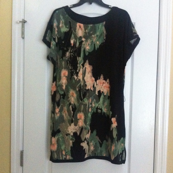 ⛔️SOLD⛔️ Cute Abstract Dress - Picture 2 of 3