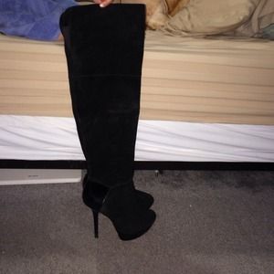 ⚫️⚫️⚫️ Over The Knee Boots⚫️⚫️⚫️