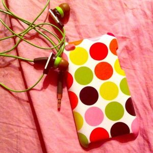 iPod 4th generation cover and headphones