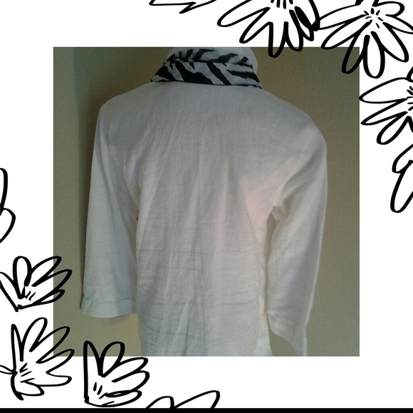 *SOLD*       NWOT Liz Claiborne button up top - Picture 3 of 4