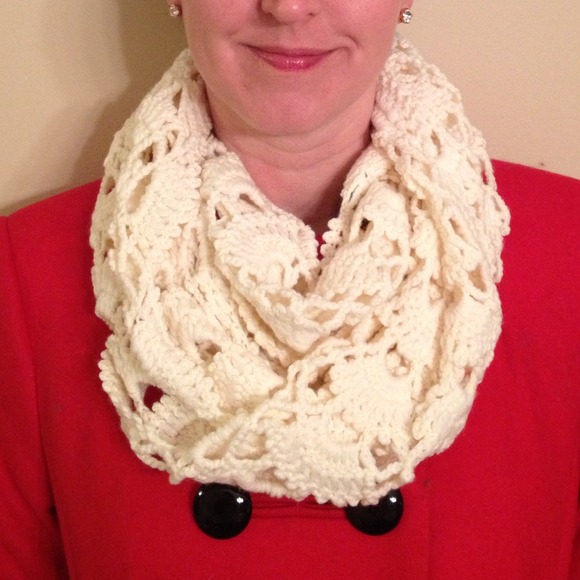 💥 Ivory lace-knit scarf - Picture 2 of 4