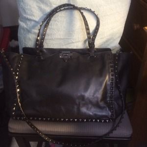 【SOLD】Valentino  Rockstud leather trapeze bag