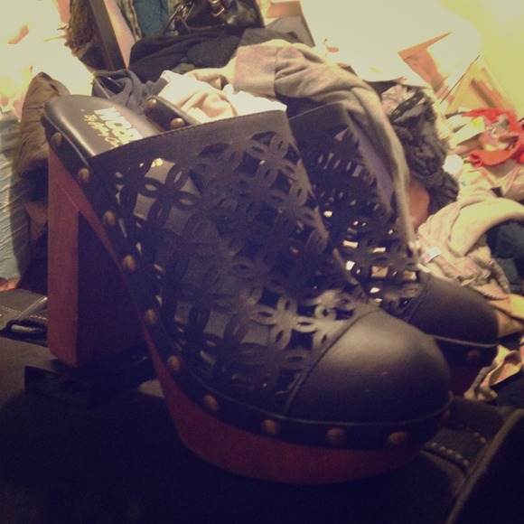 Jeffrey Campbell Woodies platforms. Amazing!