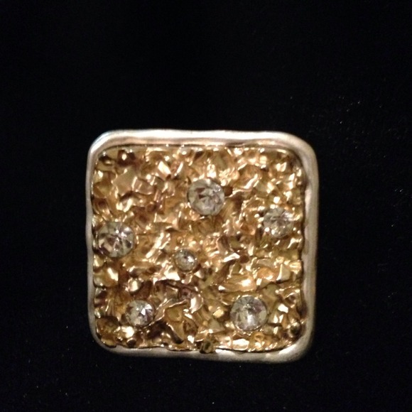 Ring - Picture 1 of 3