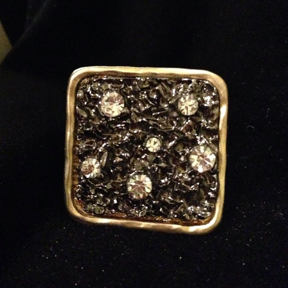 Ring - Picture 3 of 3