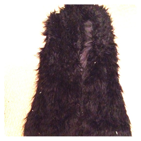 Beautiful black faux fur fashion vest