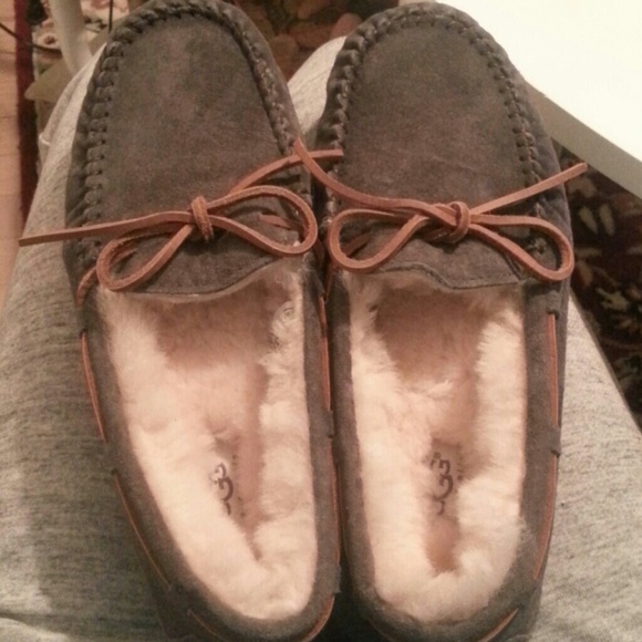 UGG Shoes - SOLD! UGG Dakota Moccasin NEW size 8