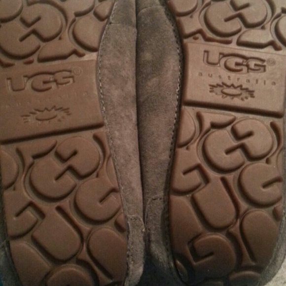 SOLD! UGG Dakota Moccasin NEW size 8 - Picture 2 of 4