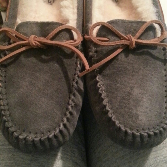 SOLD! UGG Dakota Moccasin NEW size 8 - Picture 4 of 4