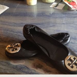 ⚡️FLASH SALE⚡️Authentic tory burch flats