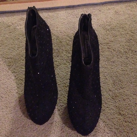 Black Forever 21 booties