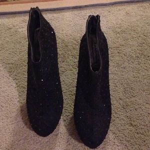 Black Forever 21 booties