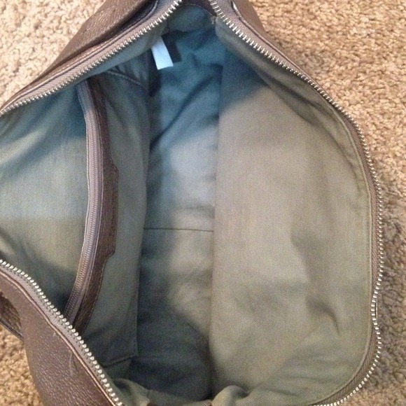 Calvin Klein metallic gold cross body purse - Picture 3 of 4