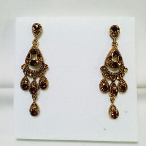 Gold and brown rhinestone earring
