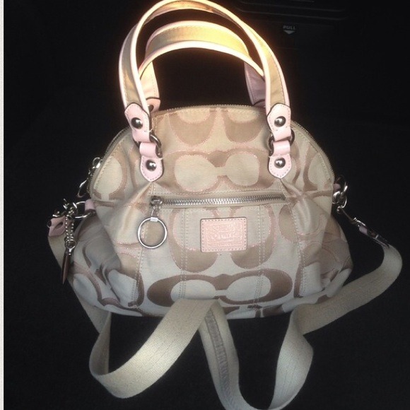 Coach Handbags - Authentic COACH poppy crossbody