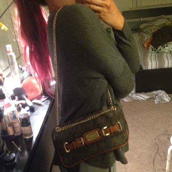 Additional pics of MK small hamilton flap bag