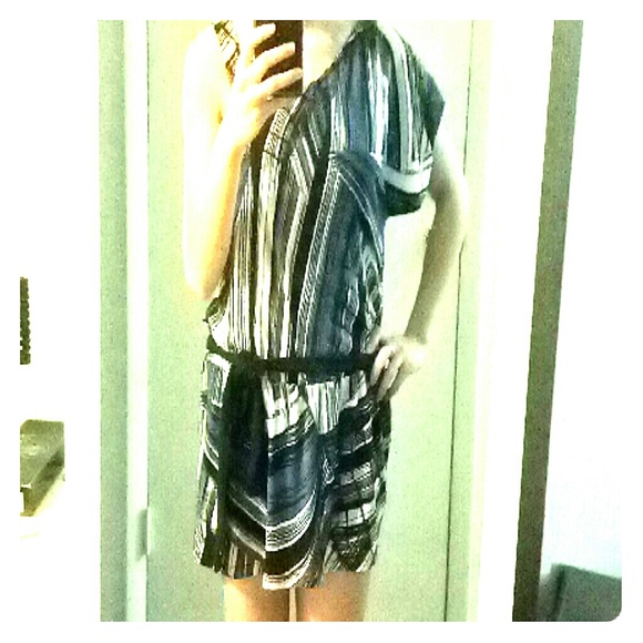 One shoulder top