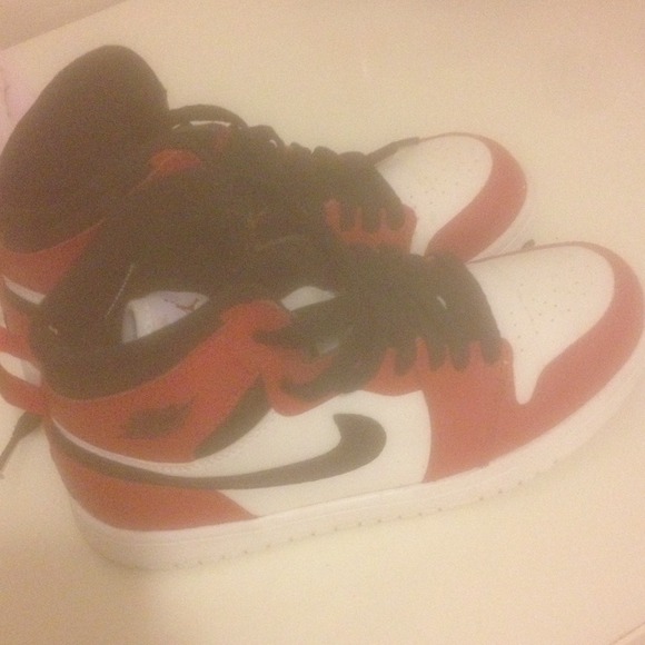 Jordan's 1s Size 2.5
