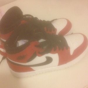 Jordan's 1s Size 2.5