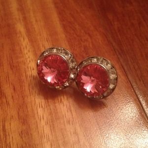 Pretty pink rhinestone earrings. Never worn