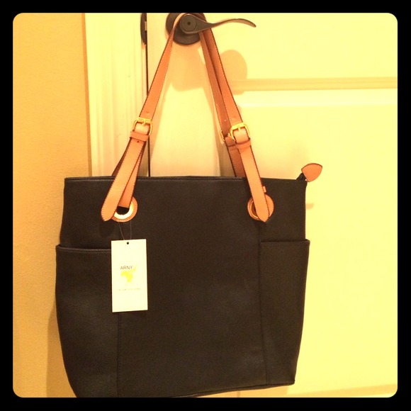 Weekend Tote NWT and bracelet bundle reserved!