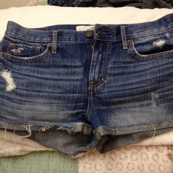 High waisted Hollister shorts!